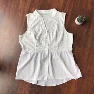 Maurice’s White Lace Button Up Tank